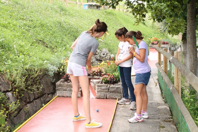 Village Camps International Summer Camp Leysin, Switzerland 2025-08-09 https://www.villagecamps.com/journals_admin/images/698-23-yellowrotation (14).jpg